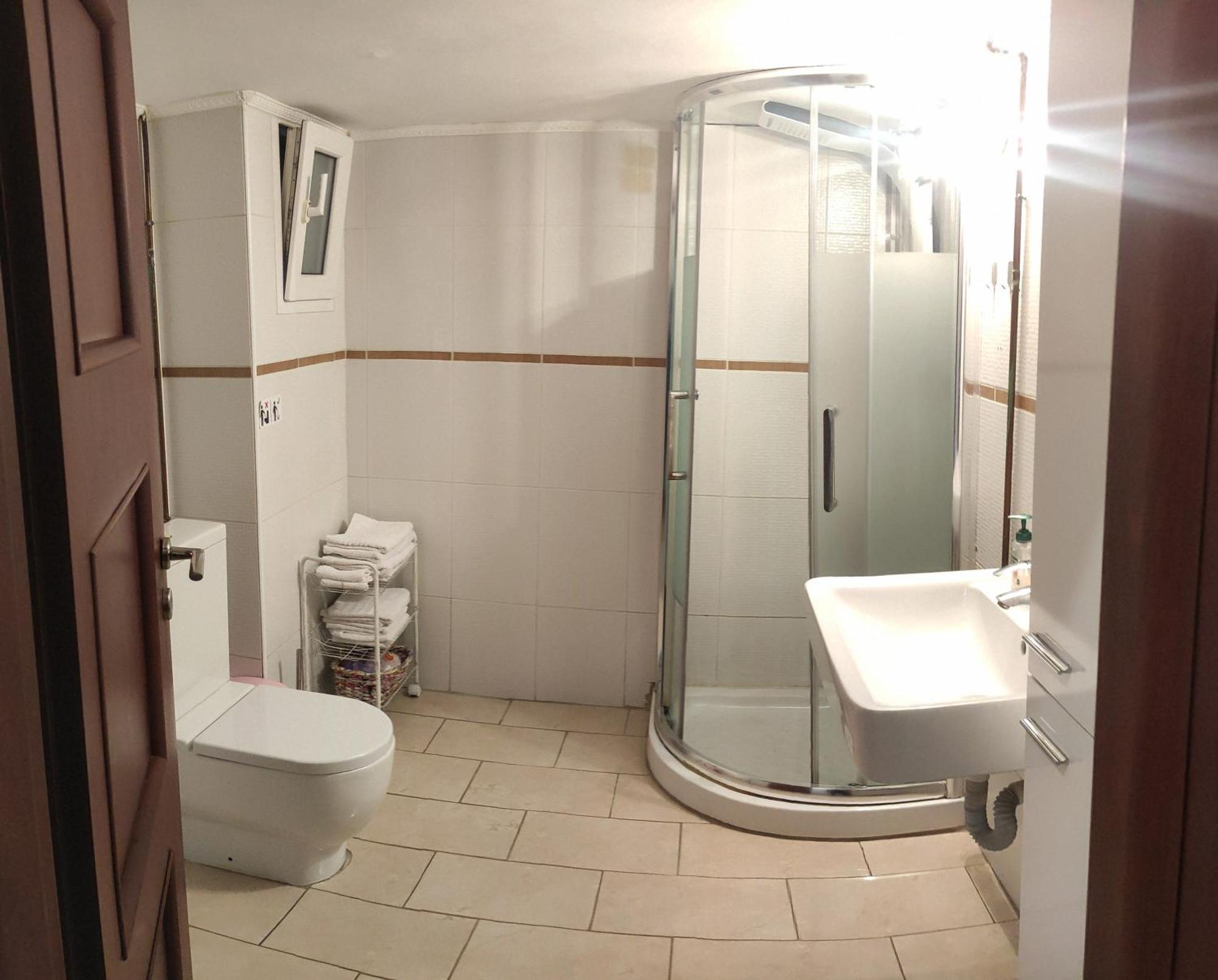 Elegant Luminous Downtown Apartment Солун Екстериор снимка